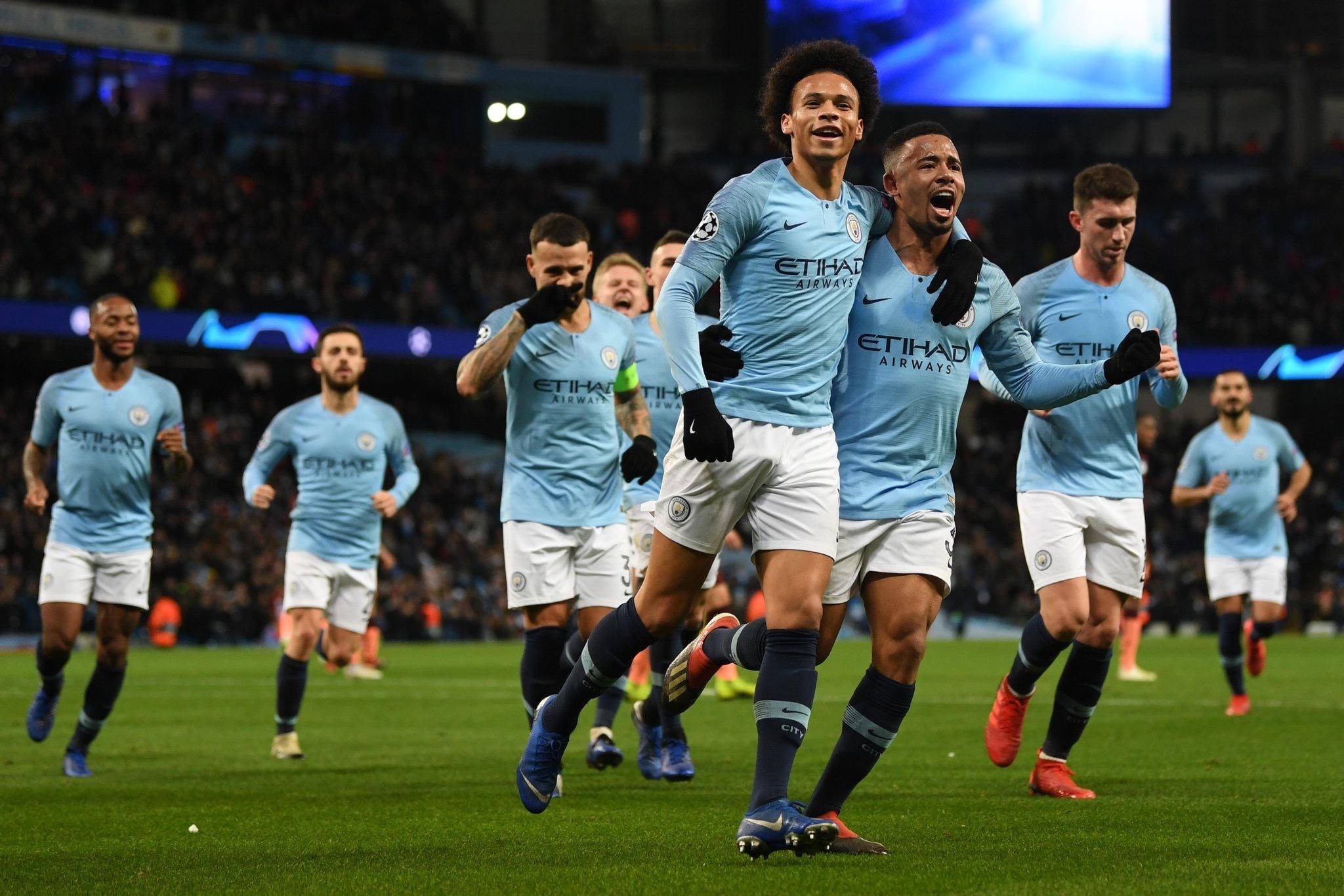 向我們闡述 向我們闡述